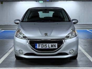 Used Peugeot 208 2015 for sale - 75679602: Photo
