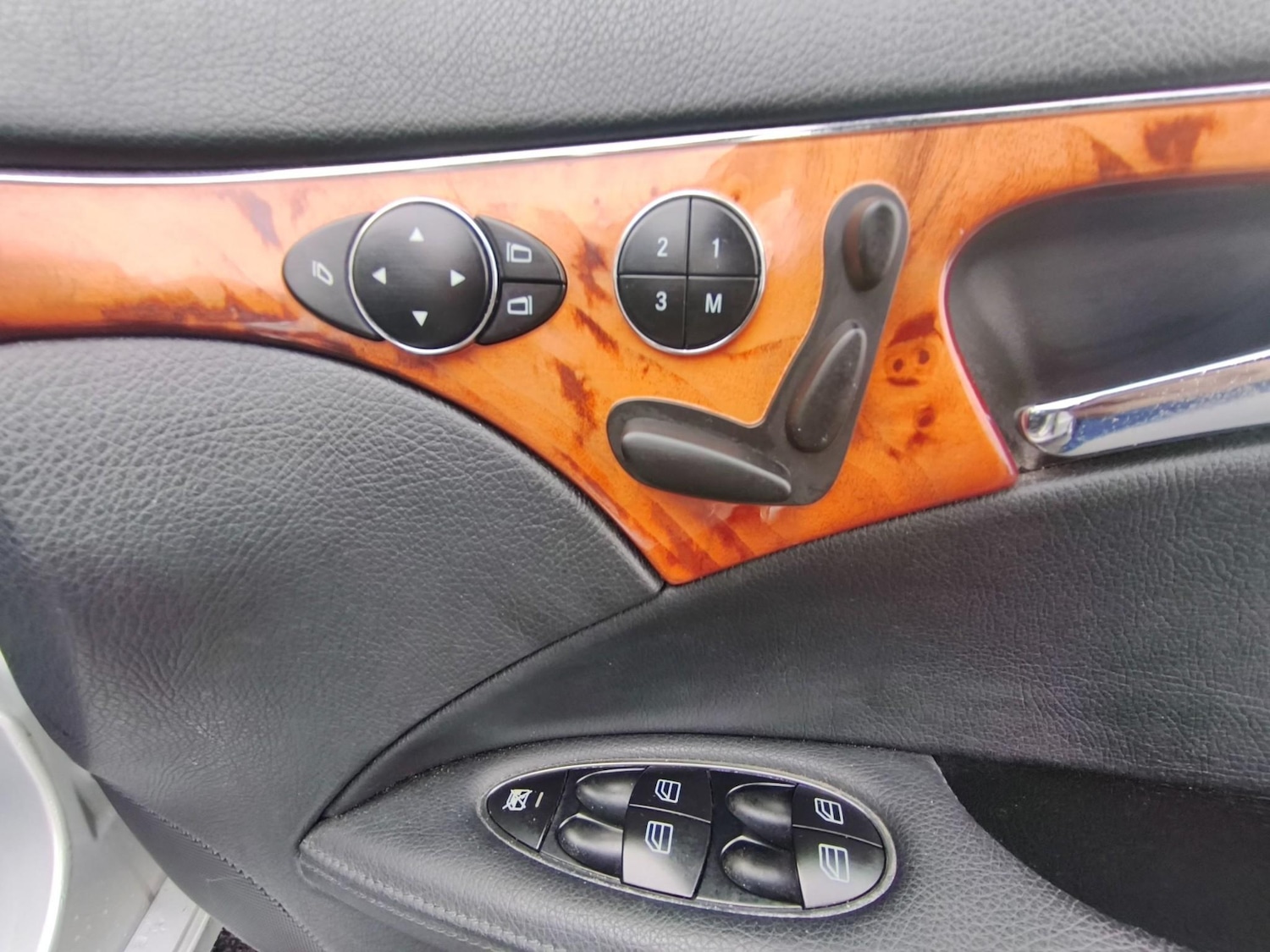 Used Mercedes-Benz E-Class 2008 for sale - 76146847: Photo 27