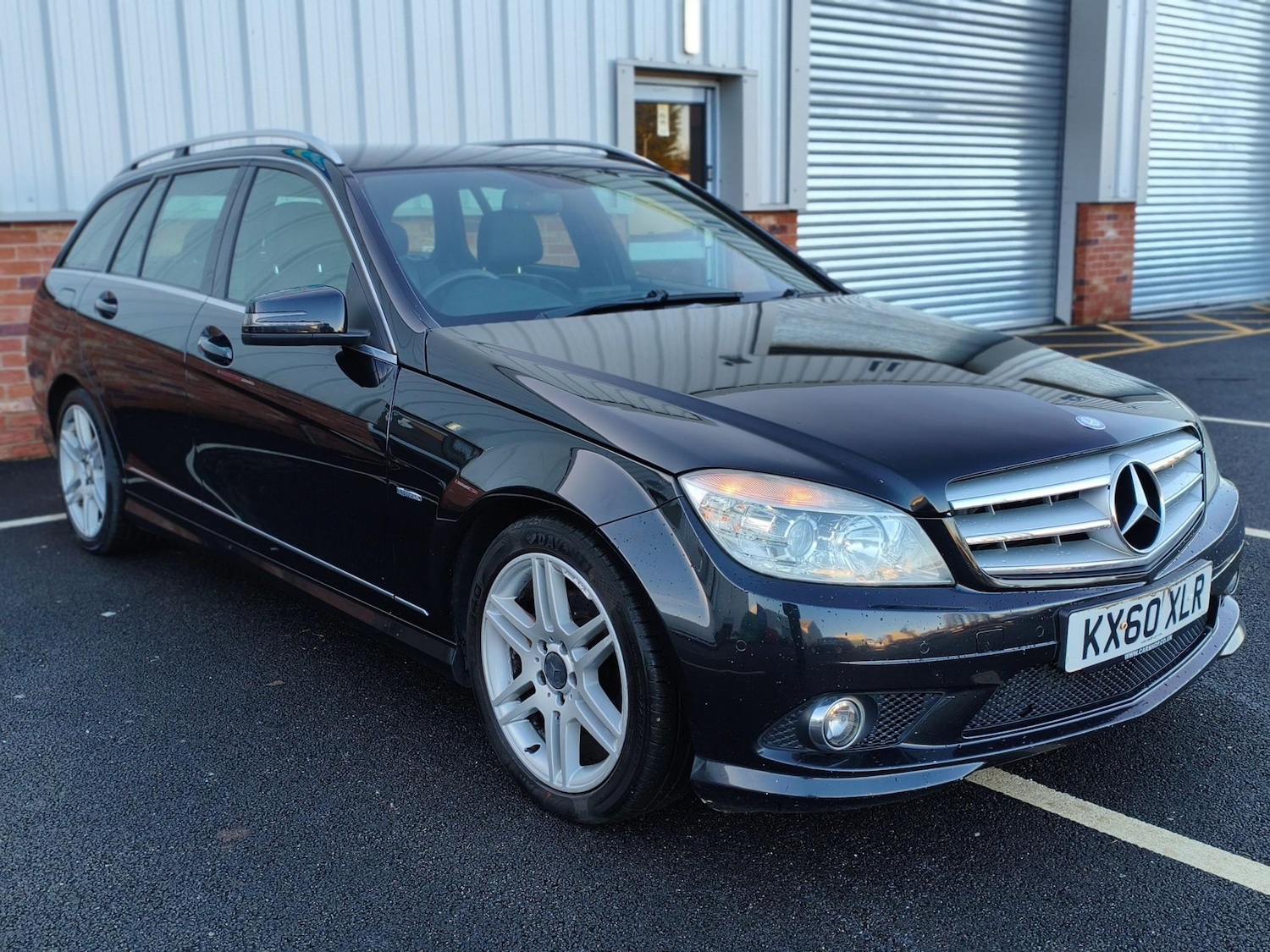 Used Mercedes-Benz C Class 2010 for sale - 77315781: Photo 2