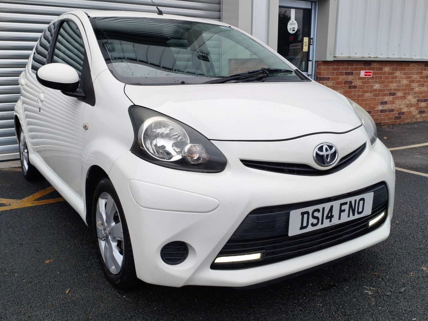 Used Toyota AYGO 2014 for sale - 76240296: Photo 2