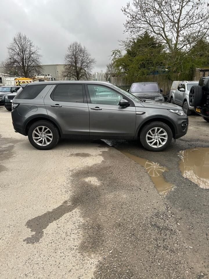 Used Land Rover Discovery Sport 2016 for sale - 78154068: Photo 5