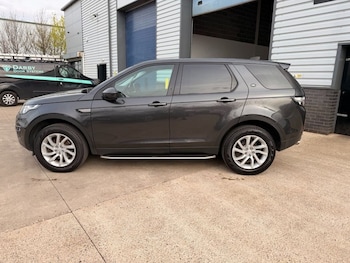 Used Land Rover Discovery Sport 2017 for sale - 78315212: Photo