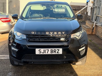 Used Land Rover Discovery Sport 2017 for sale - 76910546: Photo