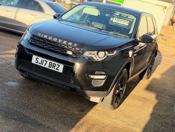 Used Land Rover Discovery Sport 2017 for sale - 76910546: Photo