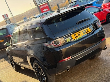 Used Land Rover Discovery Sport 2017 for sale - 76910546: Photo