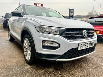 Used Volkswagen T-Roc 2019 for sale - 77341337: Photo