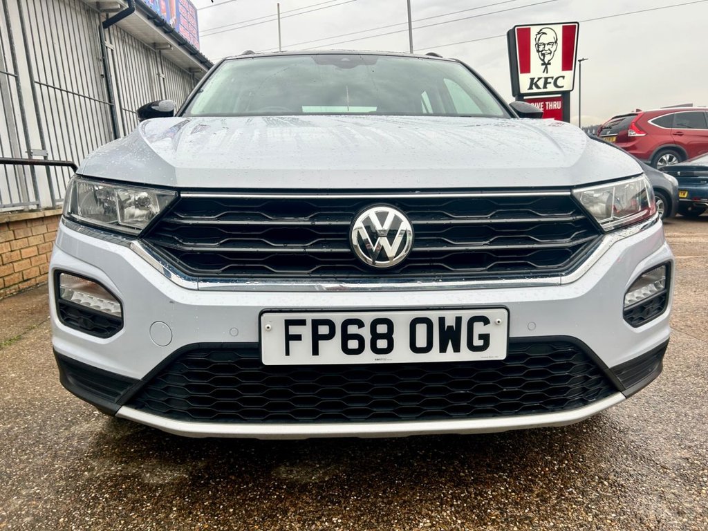 Used Volkswagen T-Roc 2019 for sale - 77341337: Photo 2