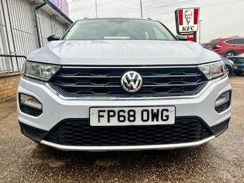 Used Volkswagen T-Roc 2019 for sale - 77341337: Photo