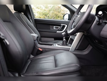 Used Land Rover Discovery Sport 2018 for sale - 78372703: Photo