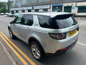 Used Land Rover Discovery Sport 2019 for sale - 78864019: Photo