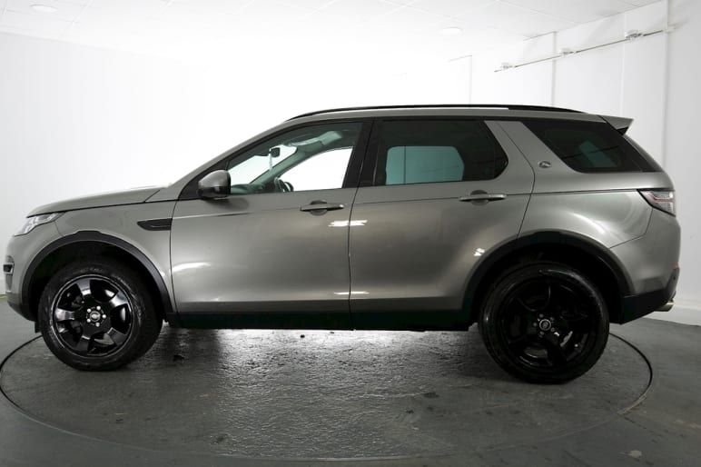Used Land Rover Discovery Sport 2017 for sale - 77680962: Photo 3