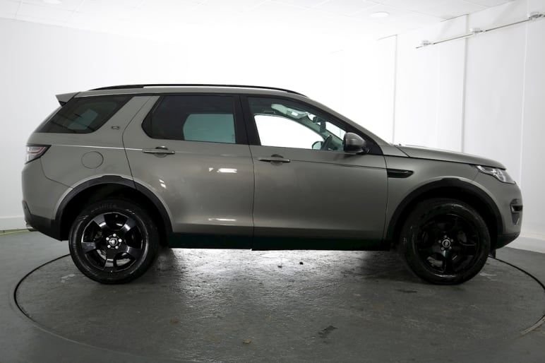 Used Land Rover Discovery Sport 2017 for sale - 77680962: Photo 4