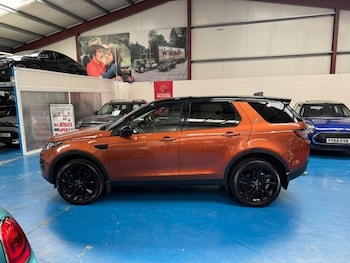 Used Land Rover Discovery Sport 2018 for sale - 79334740: Photo
