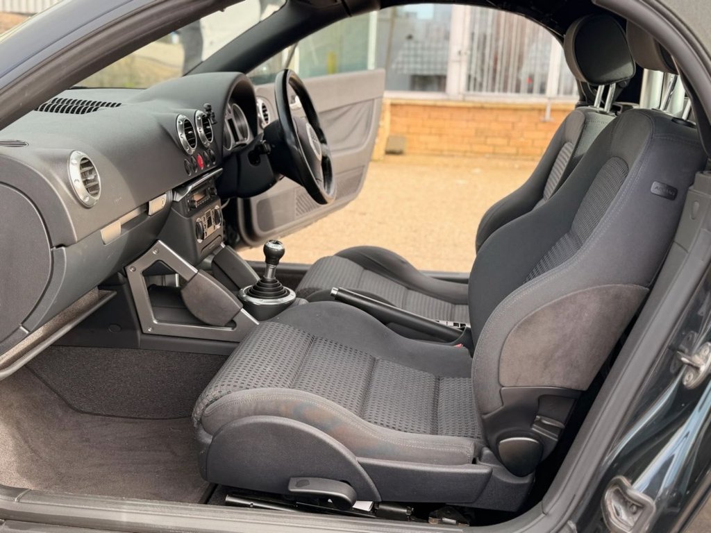 Used Audi TT 2004 for sale - 77631977: Photo 14