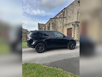 Used Land Rover Discovery Sport 2018 for sale - 77369741: Photo