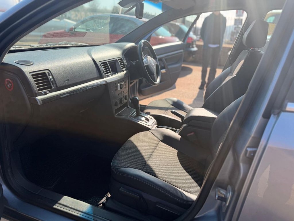 Used Vauxhall Vectra 2007 for sale - 77952990: Photo 14
