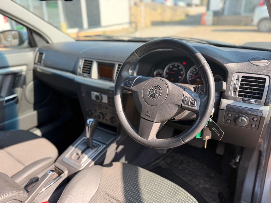 Used Vauxhall Vectra 2007 for sale - 77952990: Photo 9