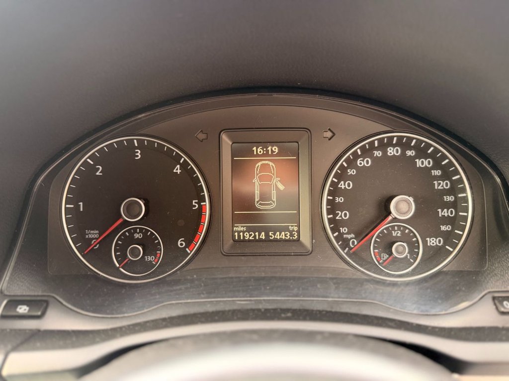 Used Volkswagen Scirocco 2011 for sale - 78117488: Photo 24