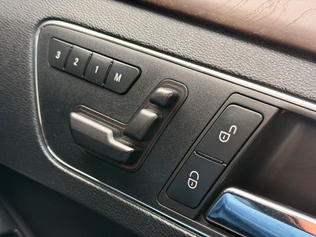 Used Mercedes-Benz E Class 2011 for sale - 76867903: Photo 19