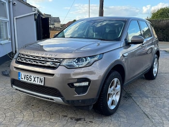 Used Land Rover Discovery Sport 2015 for sale - 77850019: Photo