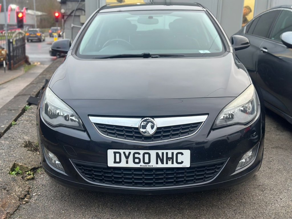 Used Vauxhall Astra 2010 for sale - 77256108: Photo 2