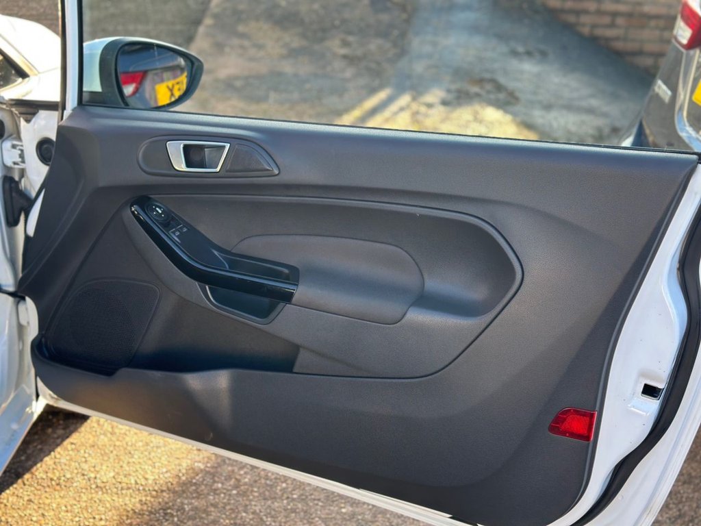 Used Ford Fiesta 2014 for sale - 77133093: Photo 10