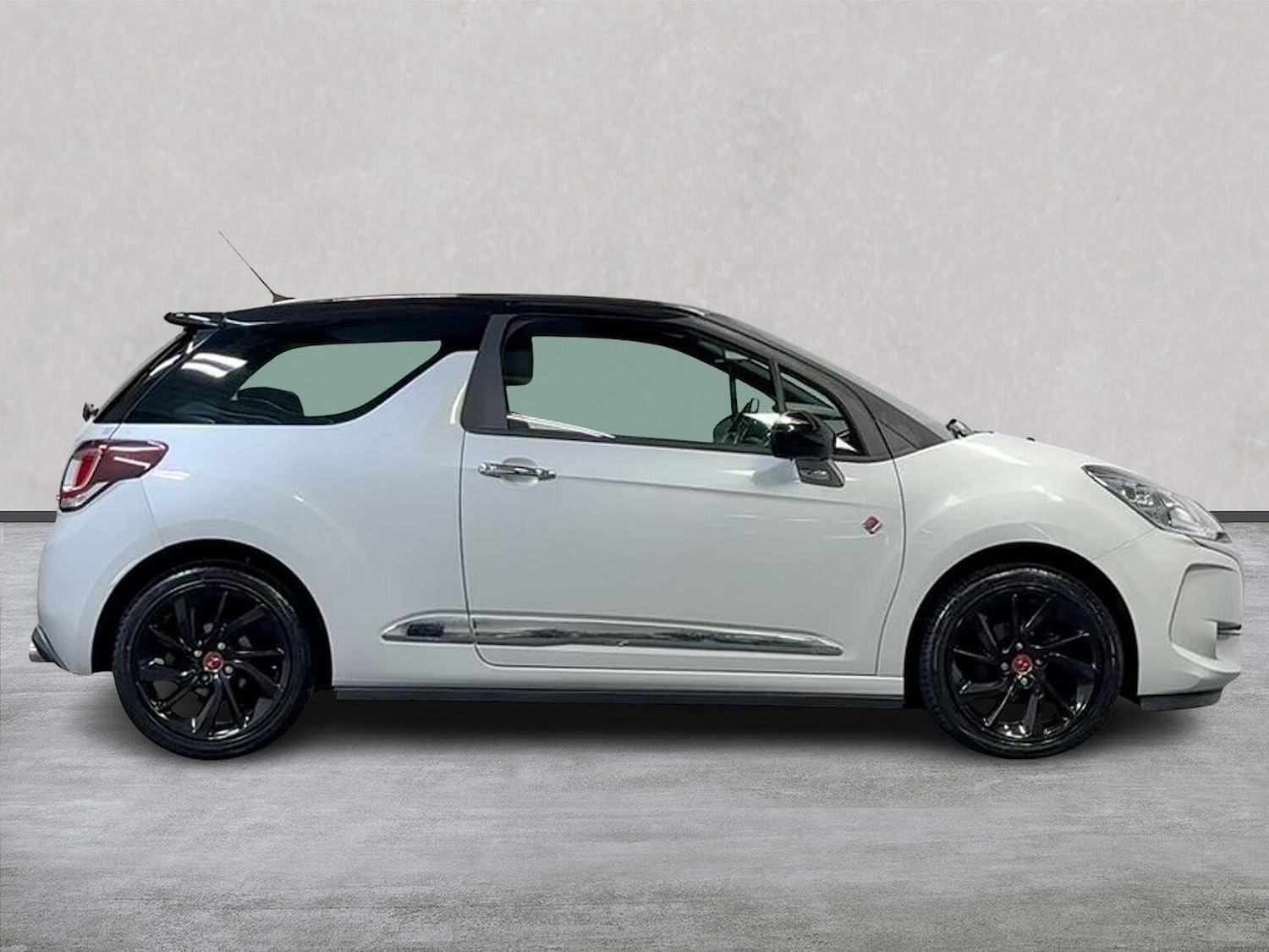 Used DS Automobiles DS 3 2018 for sale - 76331049: Photo 3