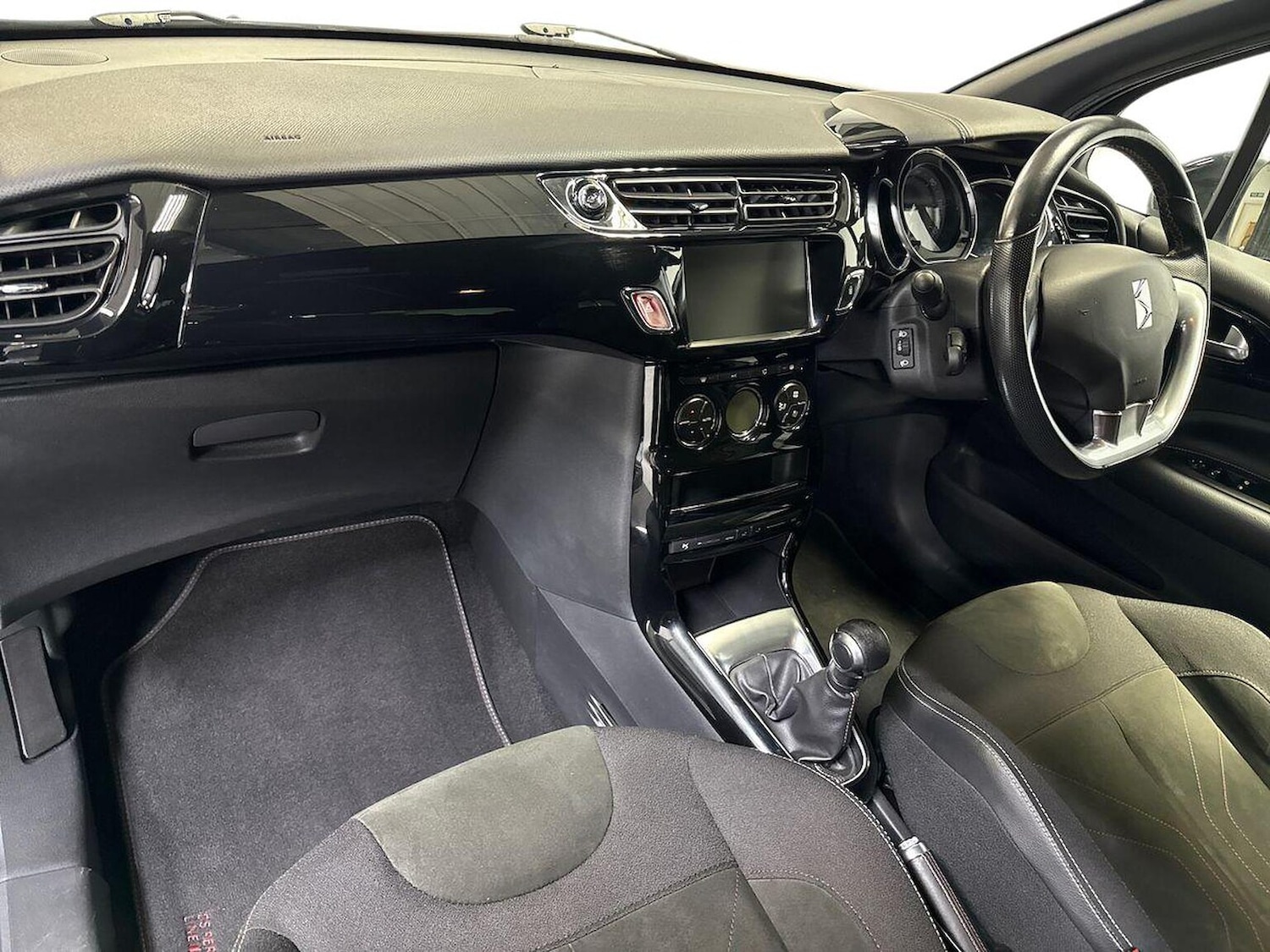 Used DS Automobiles DS 3 2018 for sale - 76331049: Photo 6