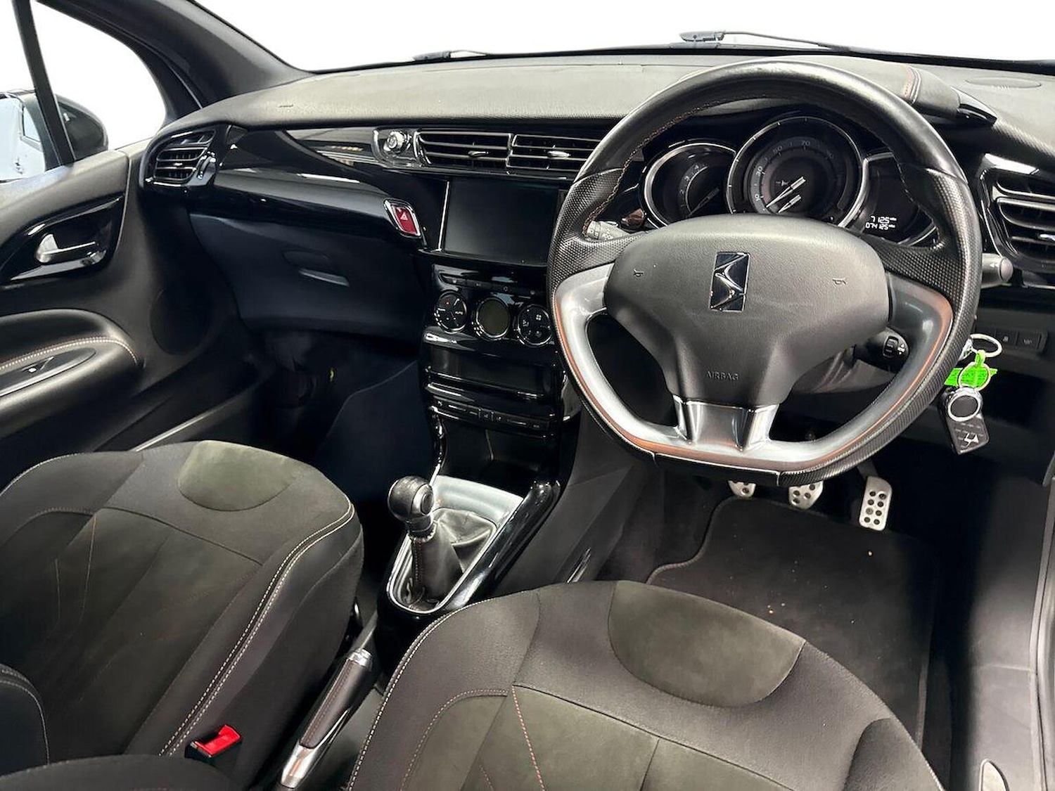 Used DS Automobiles DS 3 2018 for sale - 76331049: Photo 7