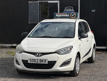 Used Hyundai i20 2013 for sale - 79620499: Photo