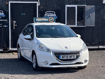 Used Peugeot 208 2015 for sale - 78621174: Photo