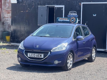 Used Peugeot 208 2013 for sale - 78997674: Photo