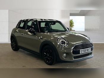 Used MINI Hatch 2018 for sale - 79552672: Photo