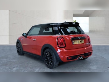 Used MINI Hatch 2018 for sale - 79576912: Photo