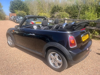 Used MINI Convertible 2009 for sale - 78448881: Photo
