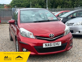 Used Toyota Yaris 2011 for sale - 79142847: Photo
