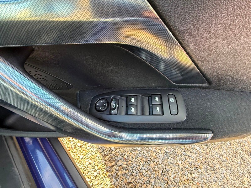 Used Peugeot 2008 2014 for sale - 77649739: Photo 40