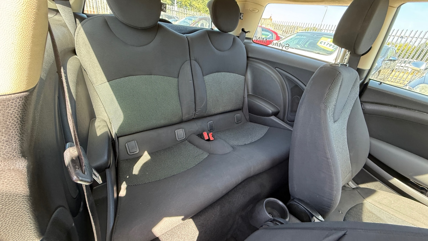 Used MINI Hatch 2011 for sale - 76157302: Photo 25