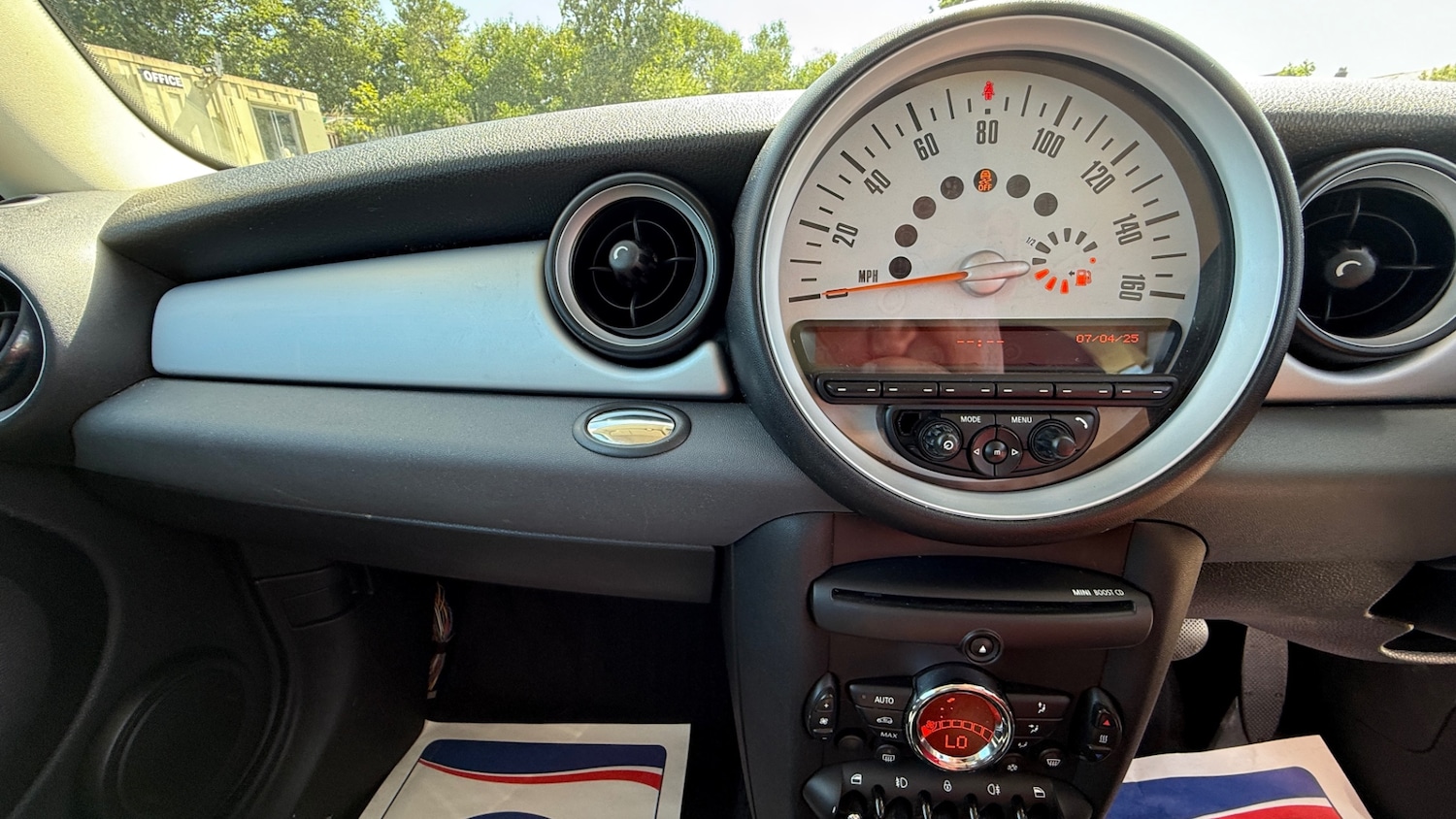 Used MINI Hatch 2011 for sale - 76157302: Photo 28