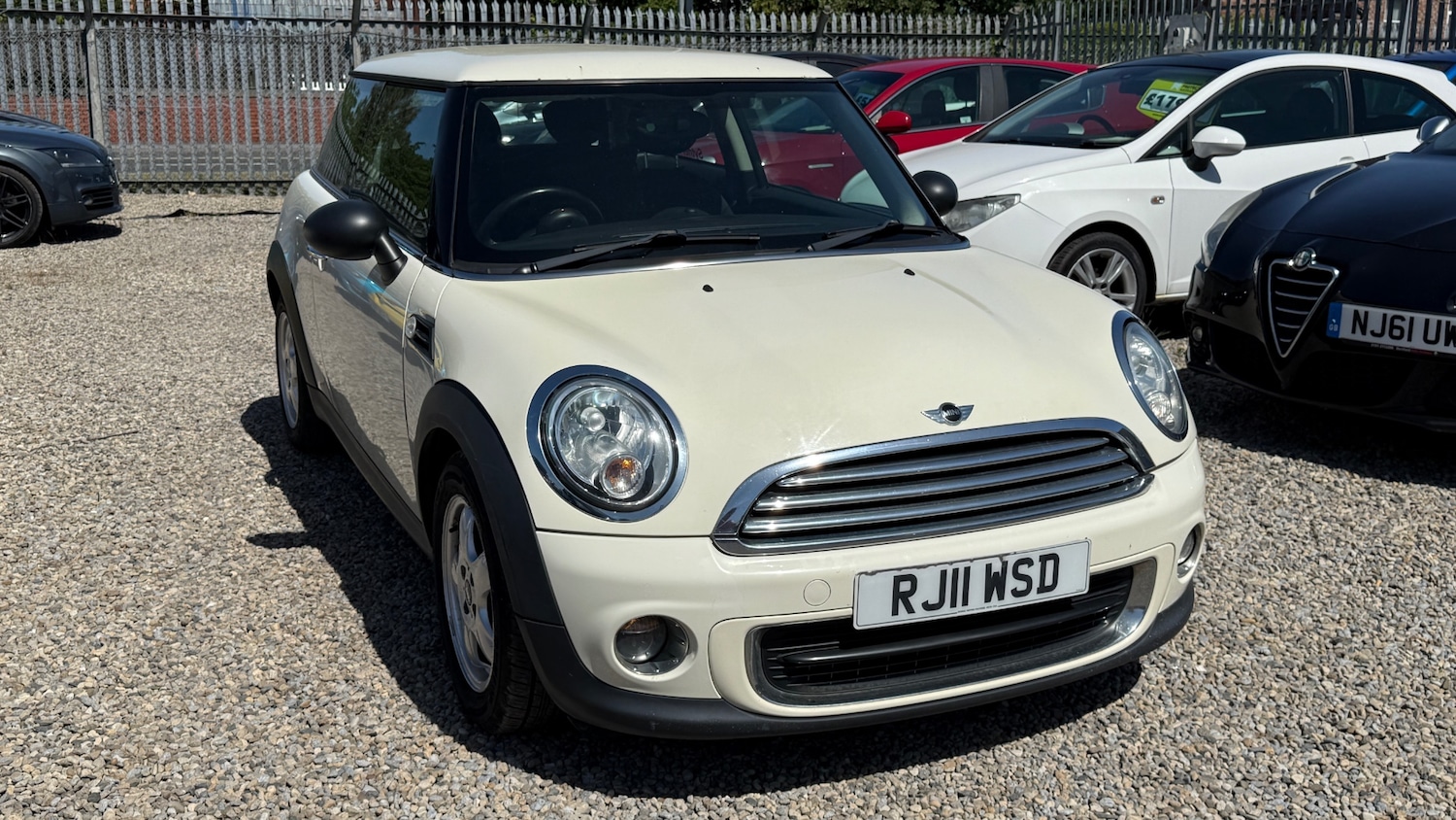 Used MINI Hatch 2011 for sale - 76157302: Photo 4