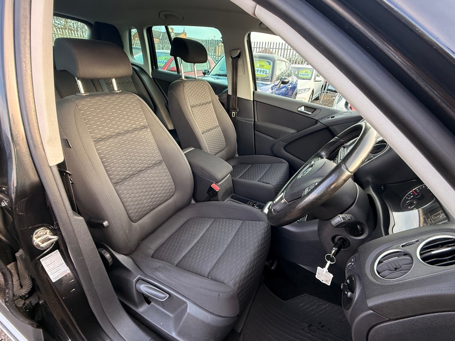 Used Volkswagen Tiguan 2011 for sale - 76693027: Photo 27