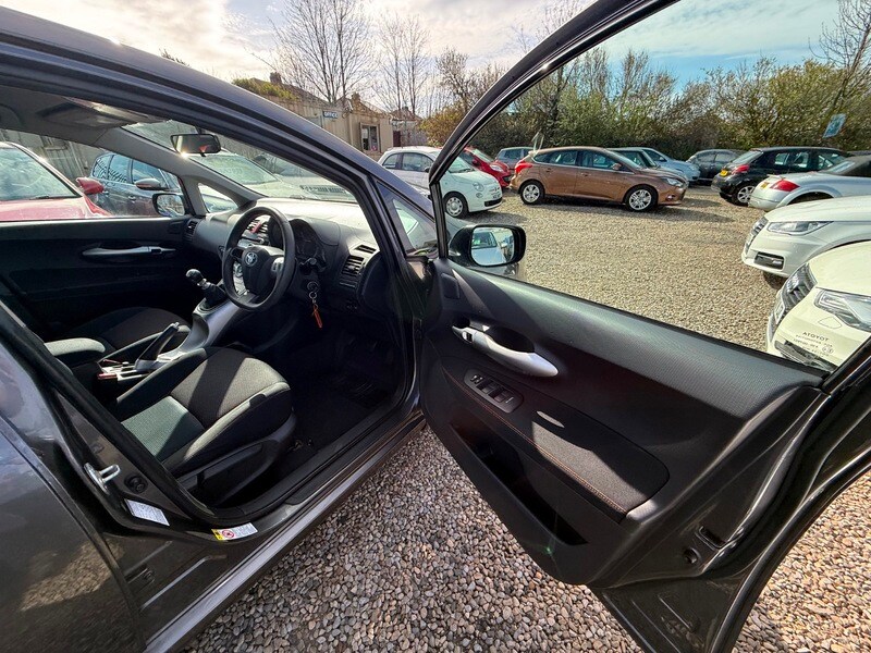 Used Toyota Auris 2010 for sale - 78154645: Photo 28