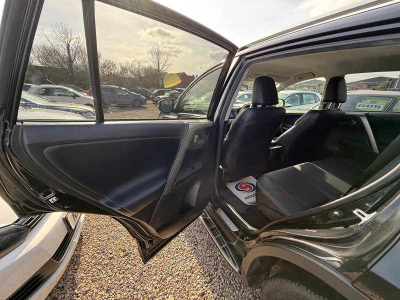 Used Toyota RAV4 2015 for sale - 77953627: Photo 22