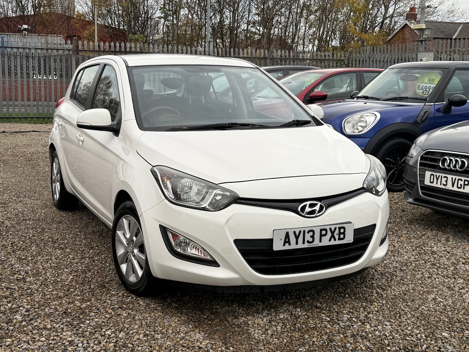 Used Hyundai i20 2013 for sale - 76692899: Photo 2