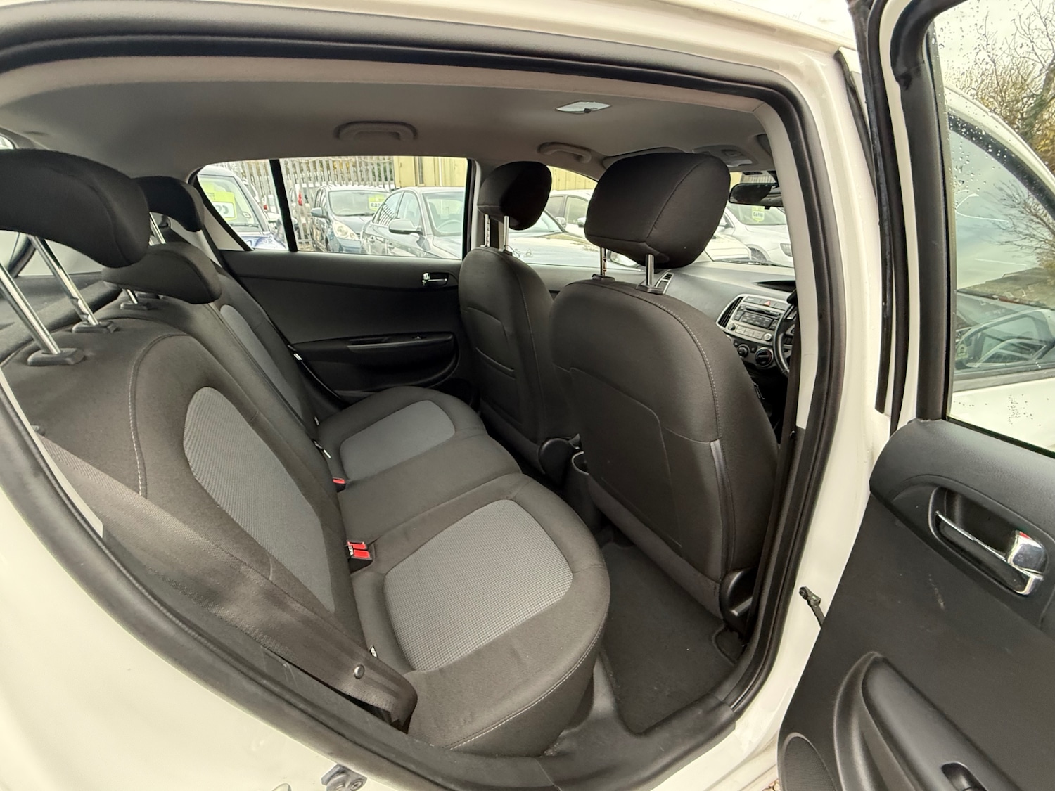 Used Hyundai i20 2013 for sale - 76692899: Photo 21