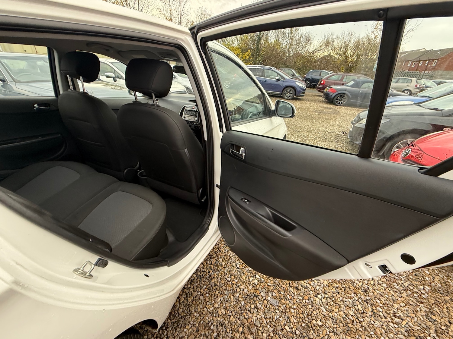 Used Hyundai i20 2013 for sale - 76692899: Photo 22