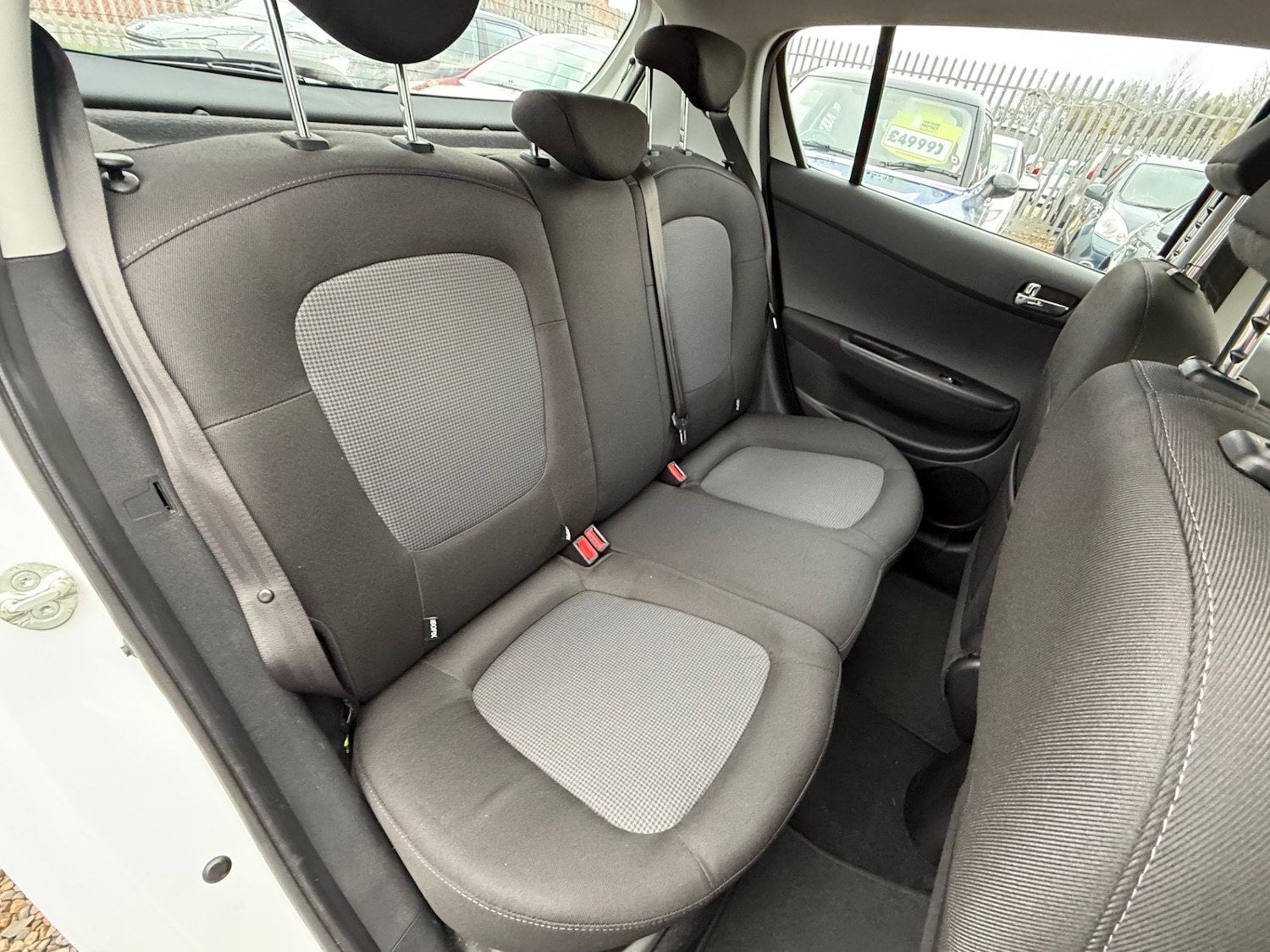 Used Hyundai i20 2013 for sale - 76692899: Photo 23