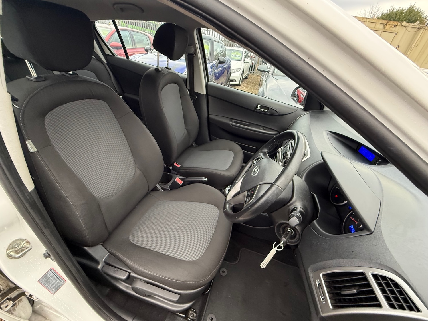 Used Hyundai i20 2013 for sale - 76692899: Photo 25