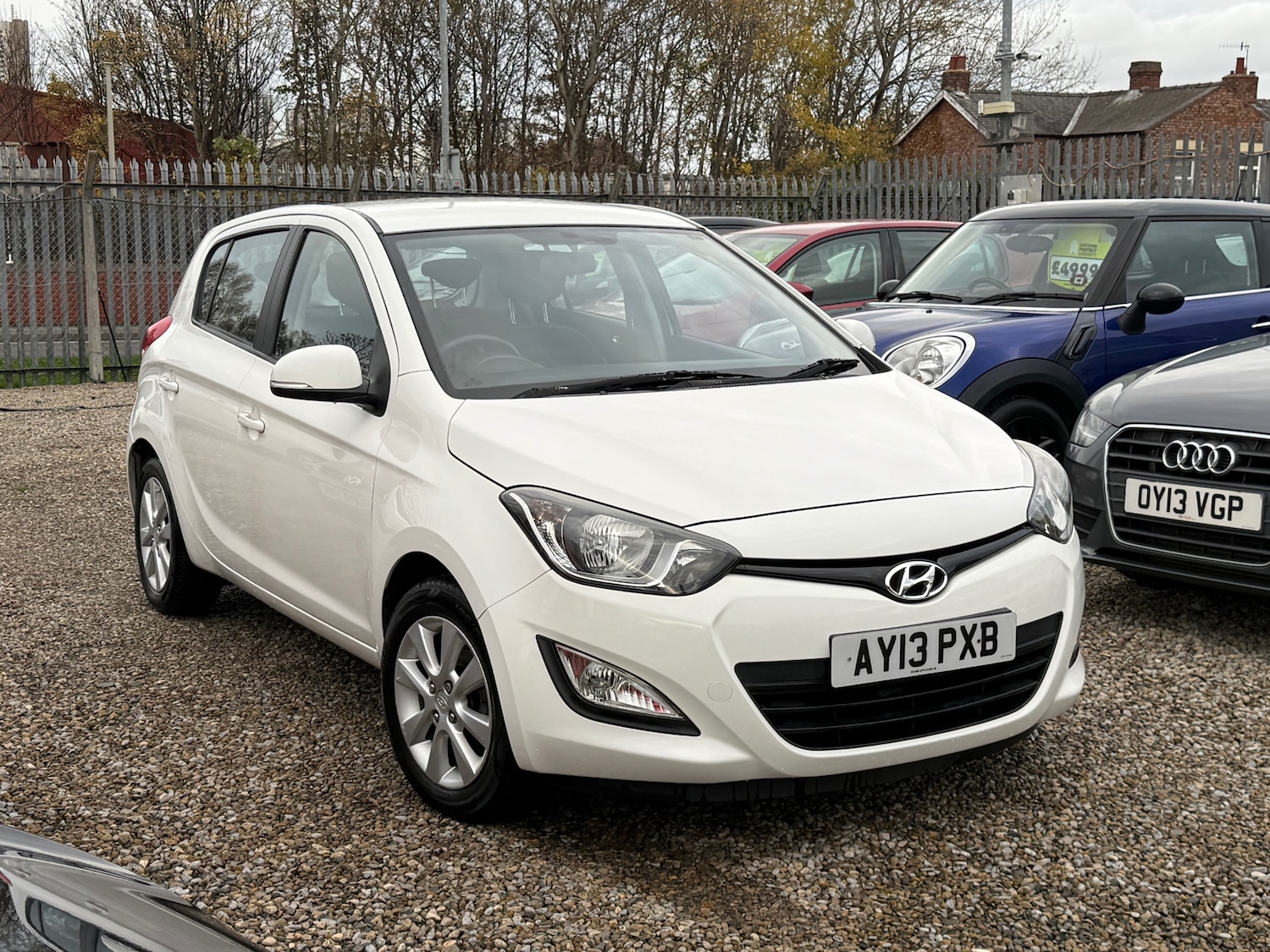 Used Hyundai i20 2013 for sale - 76692899: Photo 3