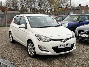Used Hyundai i20 2013 for sale - 76692899: Photo